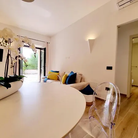 Stazzo San Teodoro Il Ginepro Piscina Condivisa Apartment Exterior photo