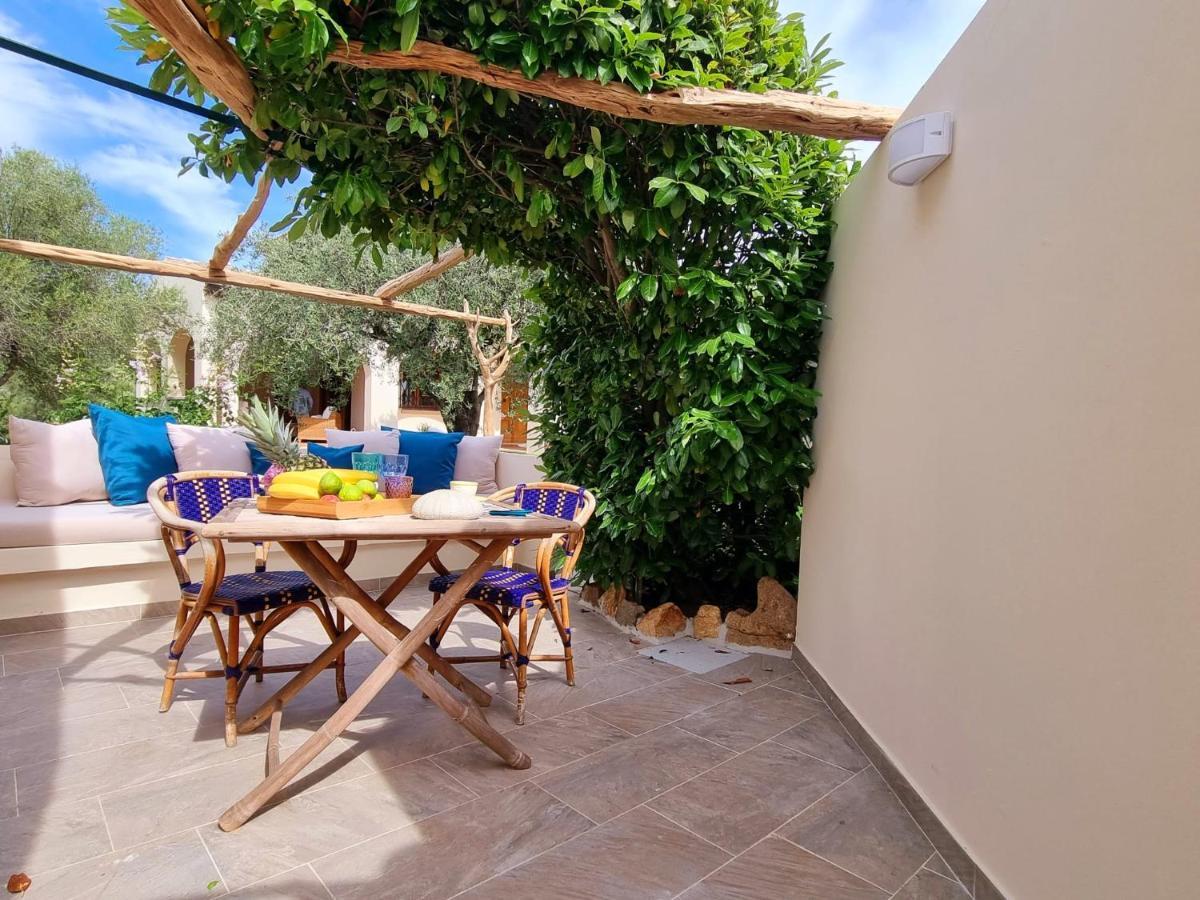 Stazzo San Teodoro Il Ginepro Piscina Condivisa